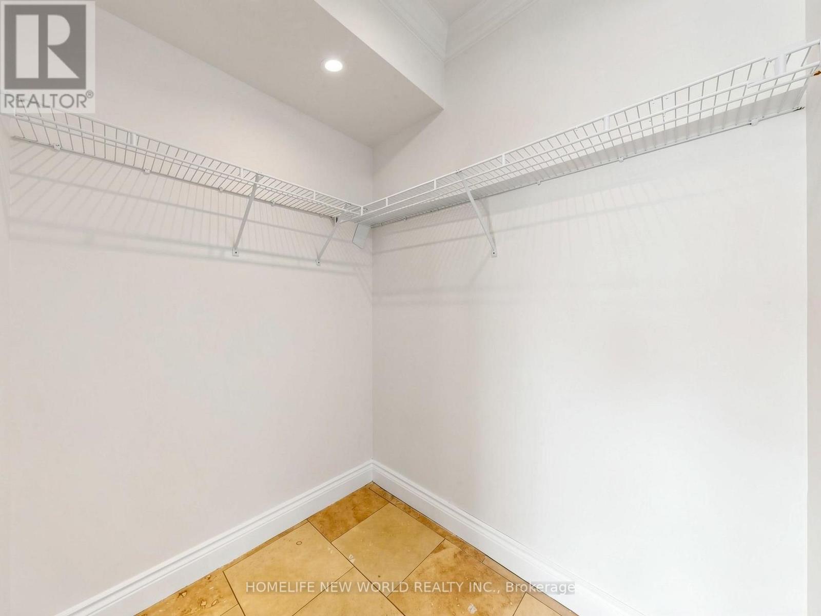 ##708 887 BAY STREET - Image 23