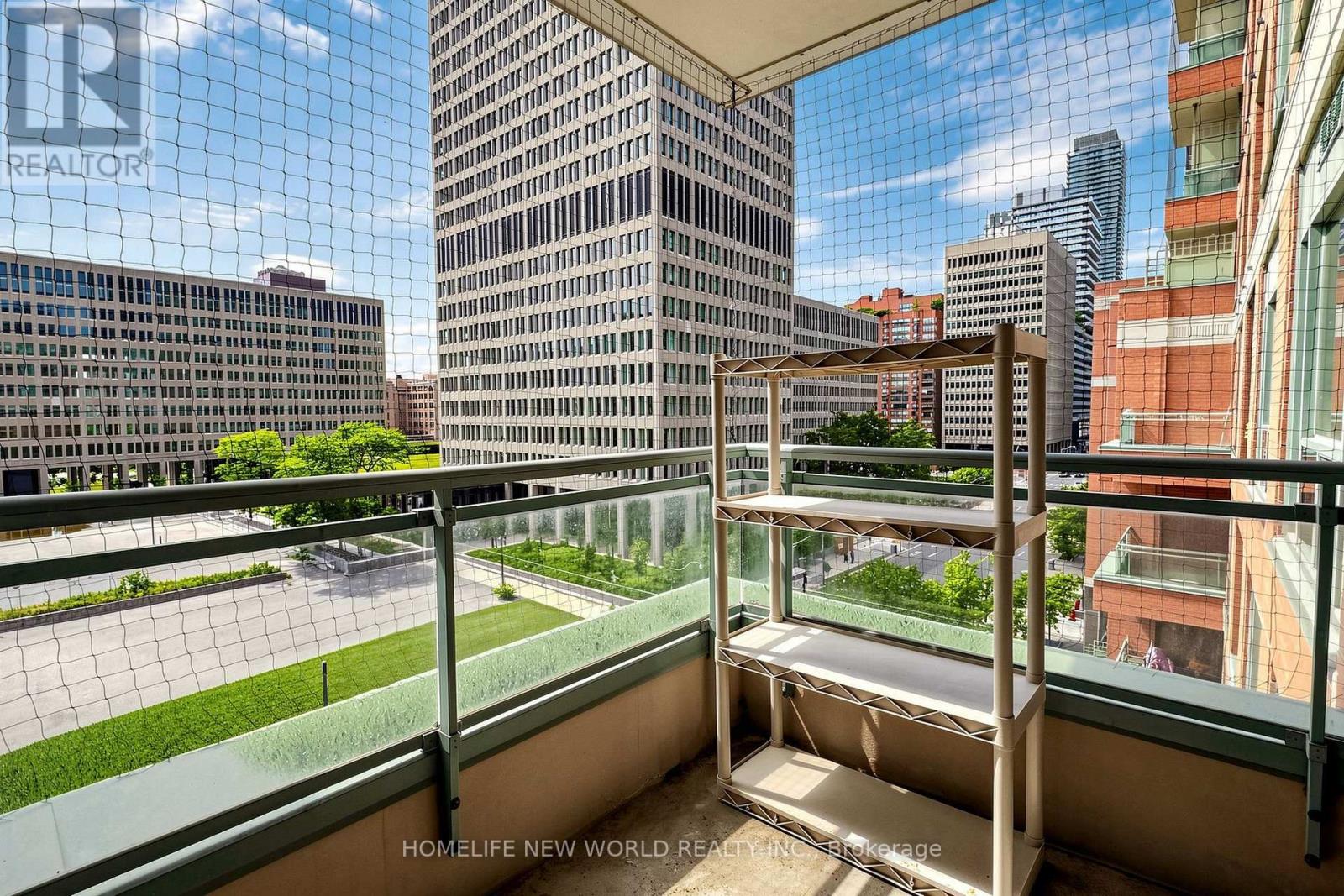 ##708 887 BAY STREET - Image 30