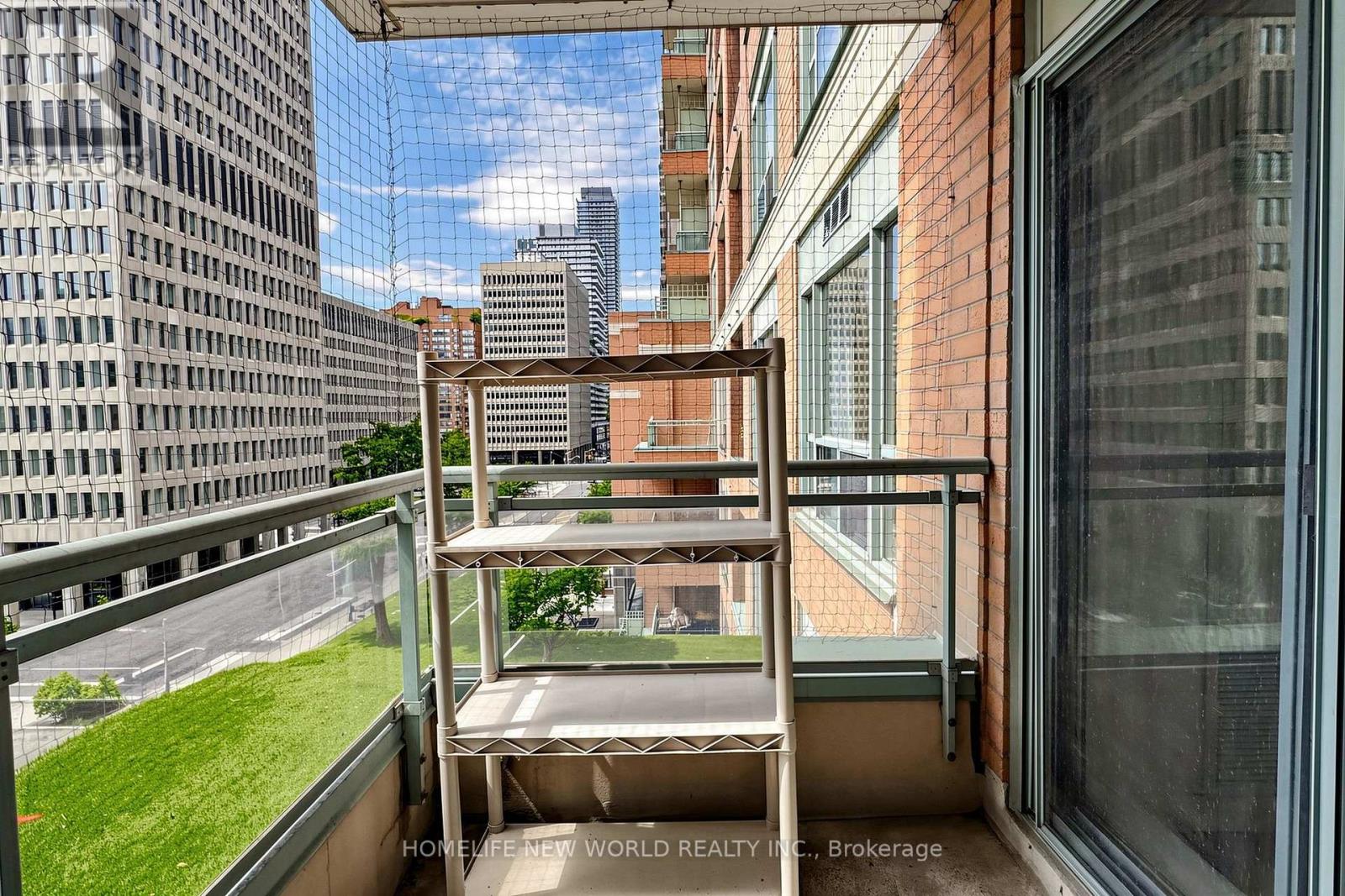 ##708 887 BAY STREET - Image 31