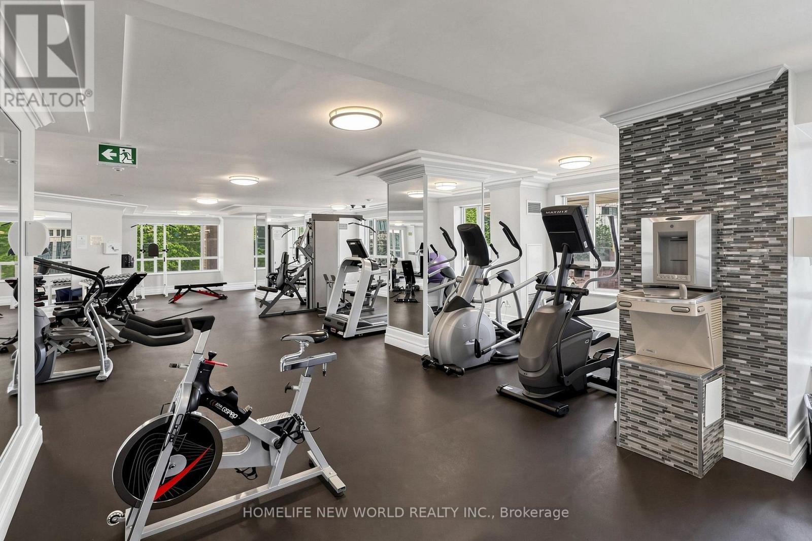 ##708 887 BAY STREET - Image 33