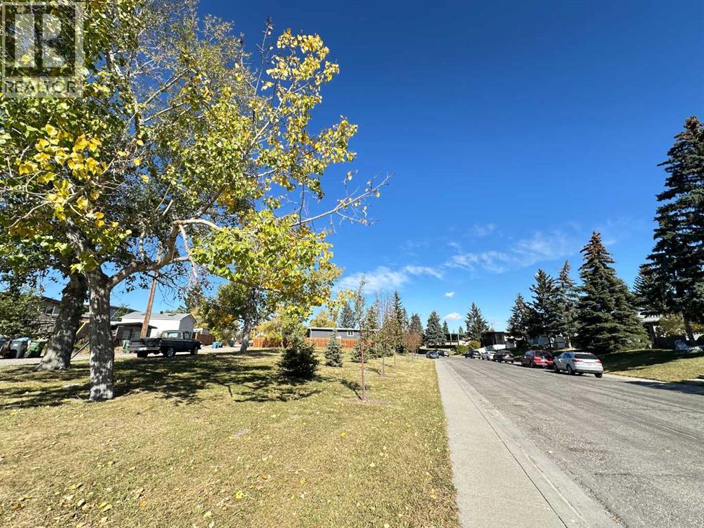 121 Huntford Close NE - 42
