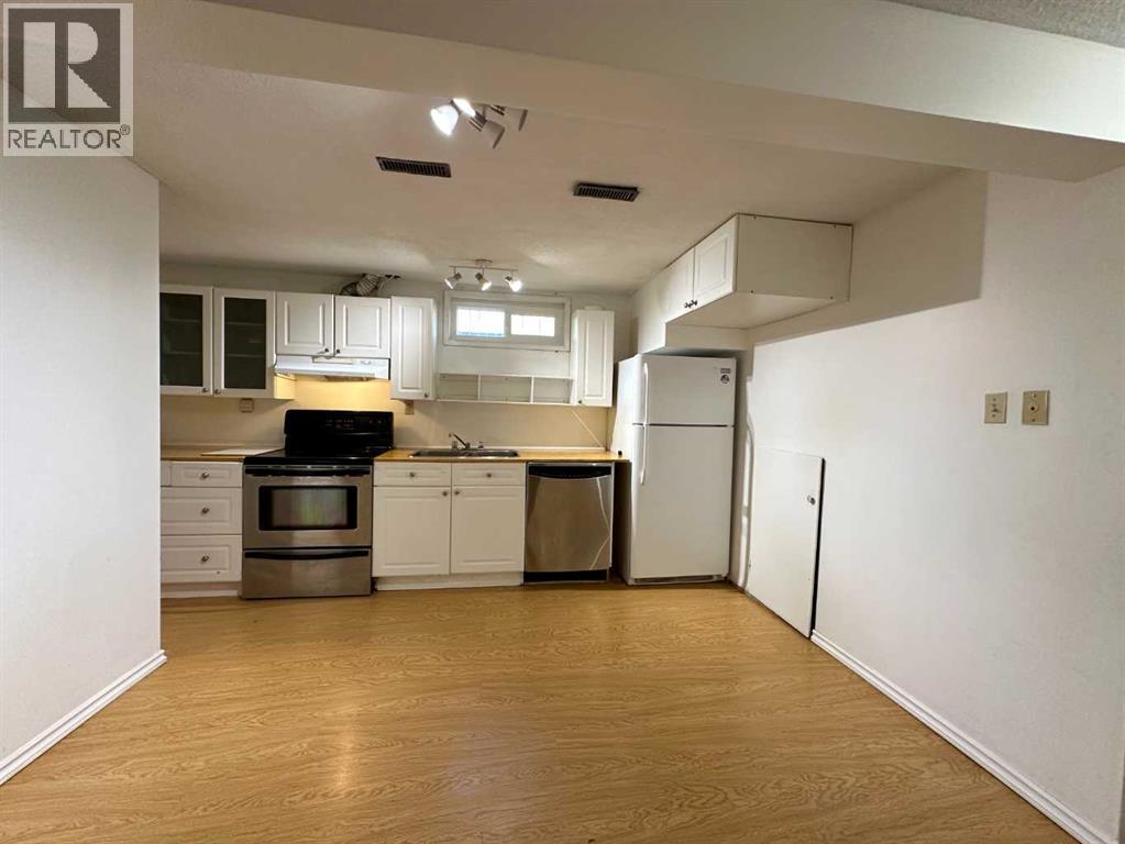 121 Huntford Close NE - 24
