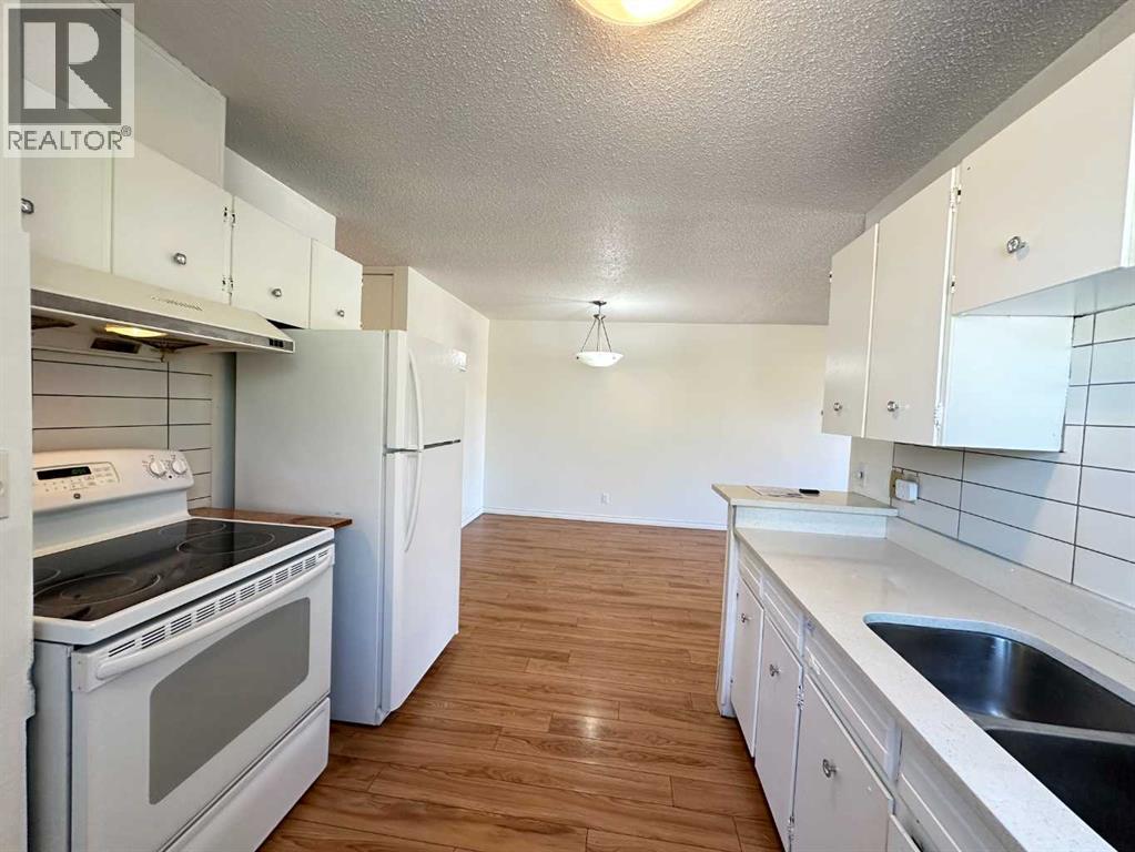 121 Huntford Close NE - 16