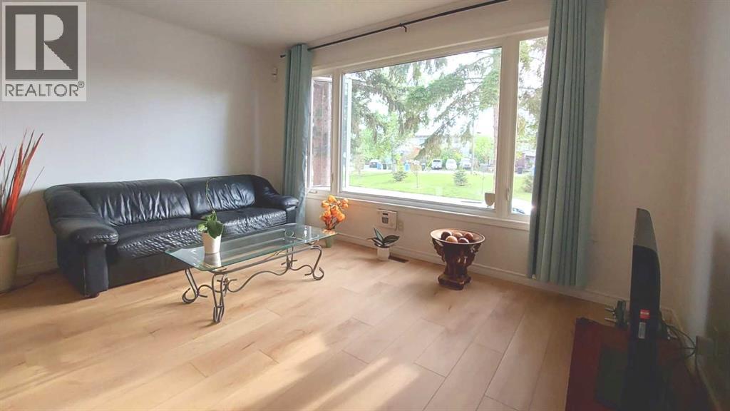 121 Huntford Close NE - 2