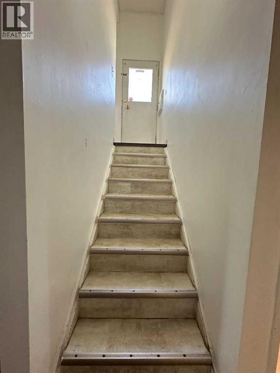 121 Huntford Close NE - 23