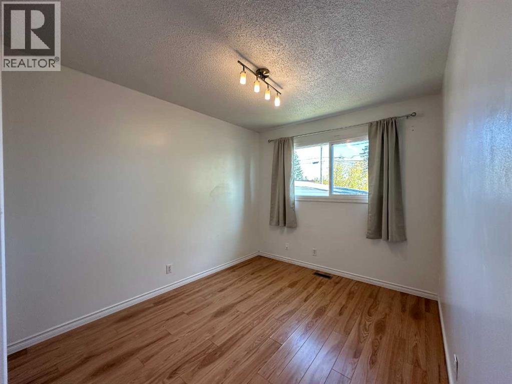 121 Huntford Close NE - 19