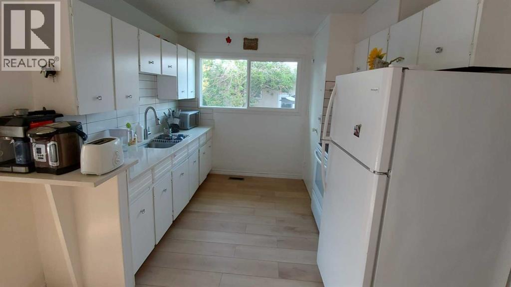 121 Huntford Close NE - 8