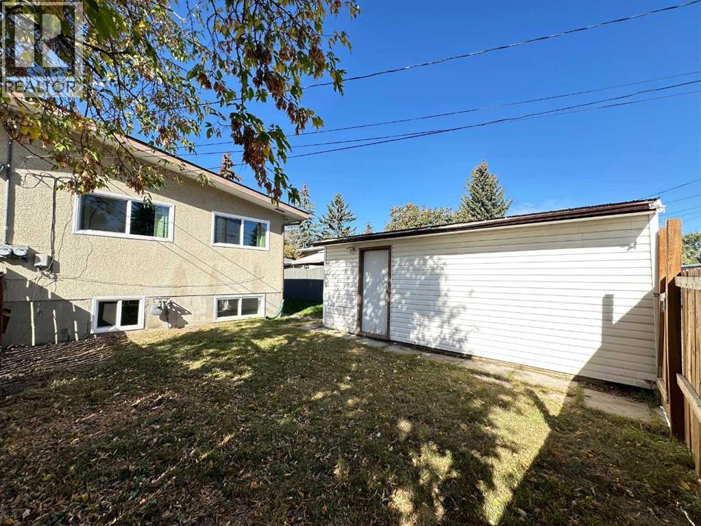 121 Huntford Close NE - 38
