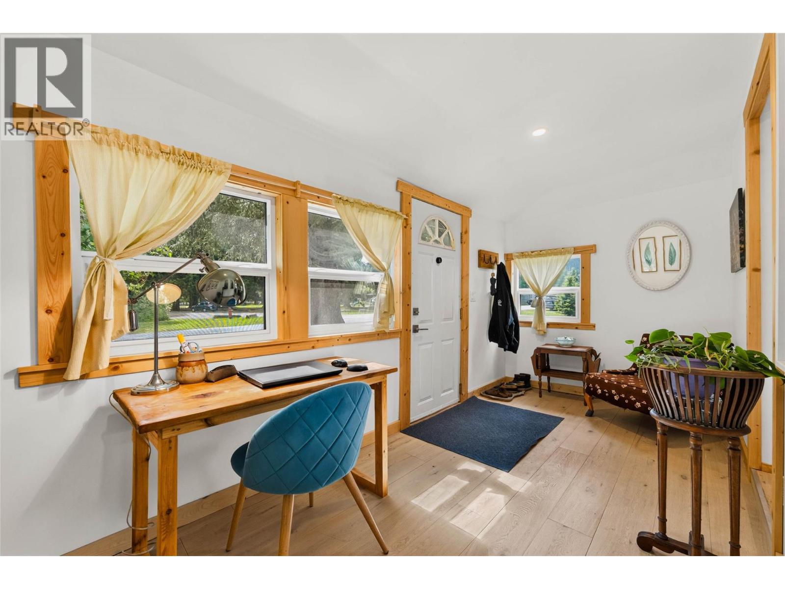124 SAYWARD Avenue - 2