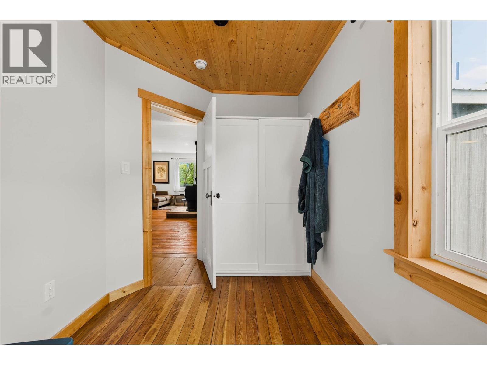 124 SAYWARD Avenue - 26