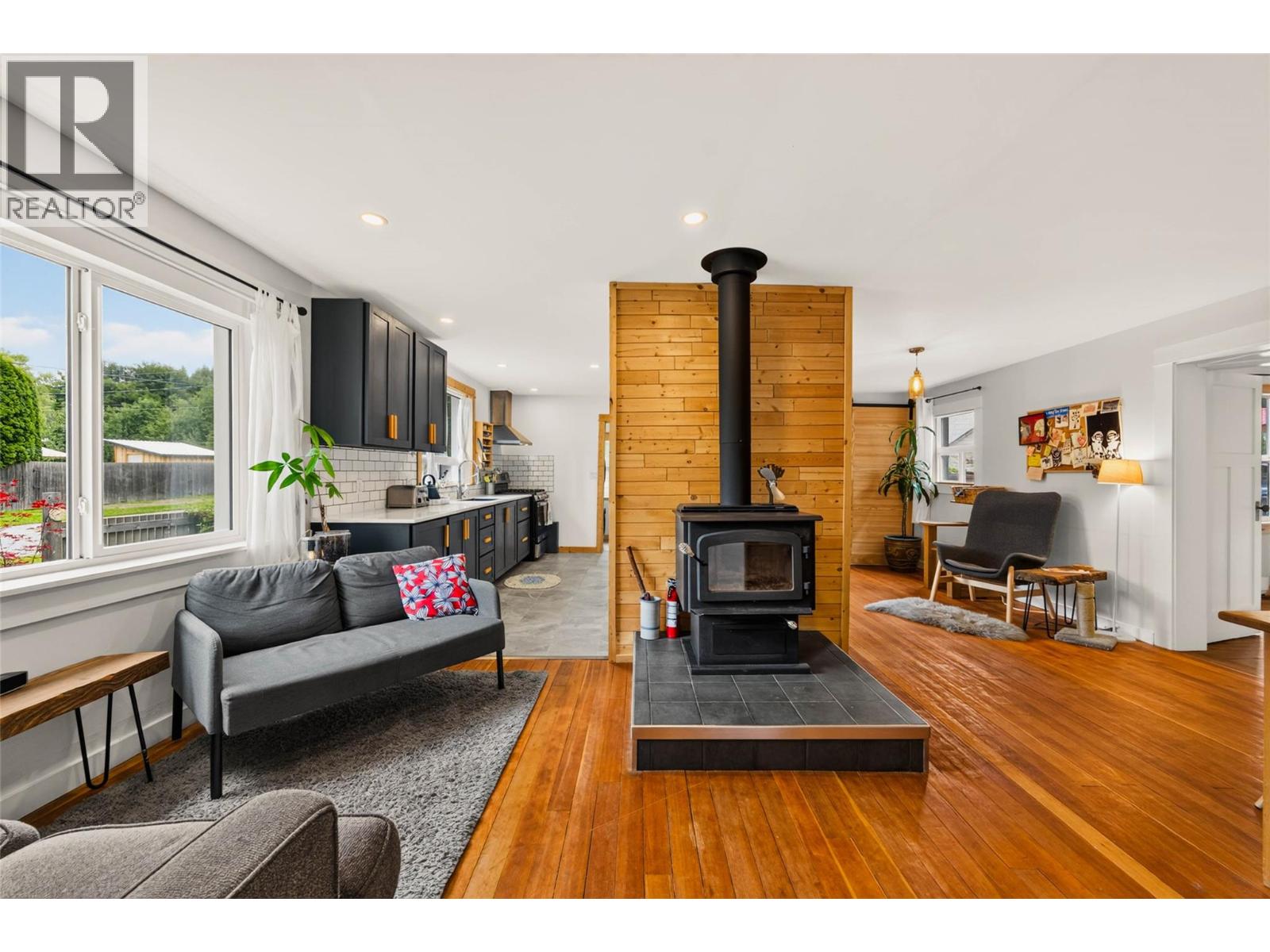 124 SAYWARD Avenue - 8