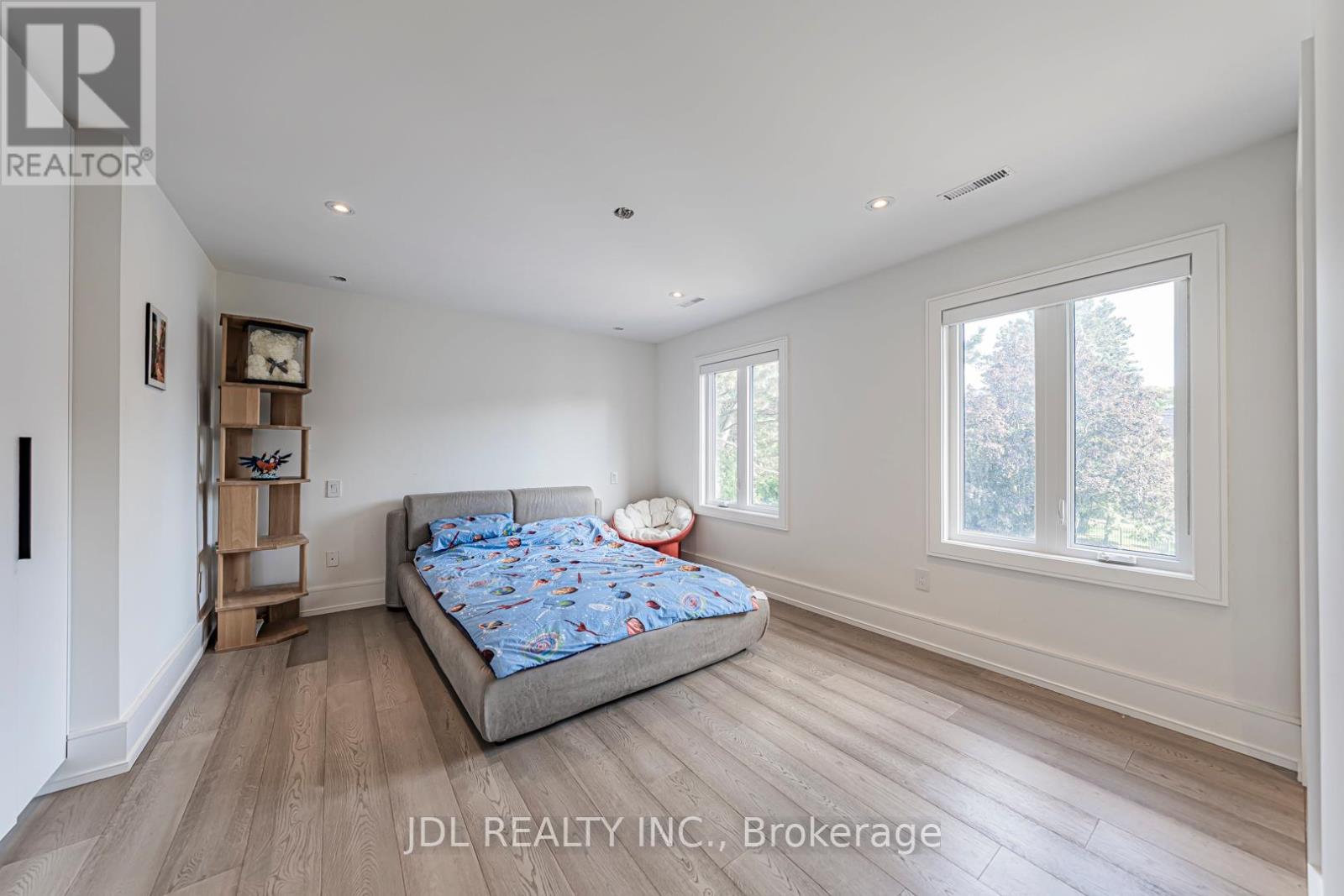 19 FIFESHIRE ROAD - 31