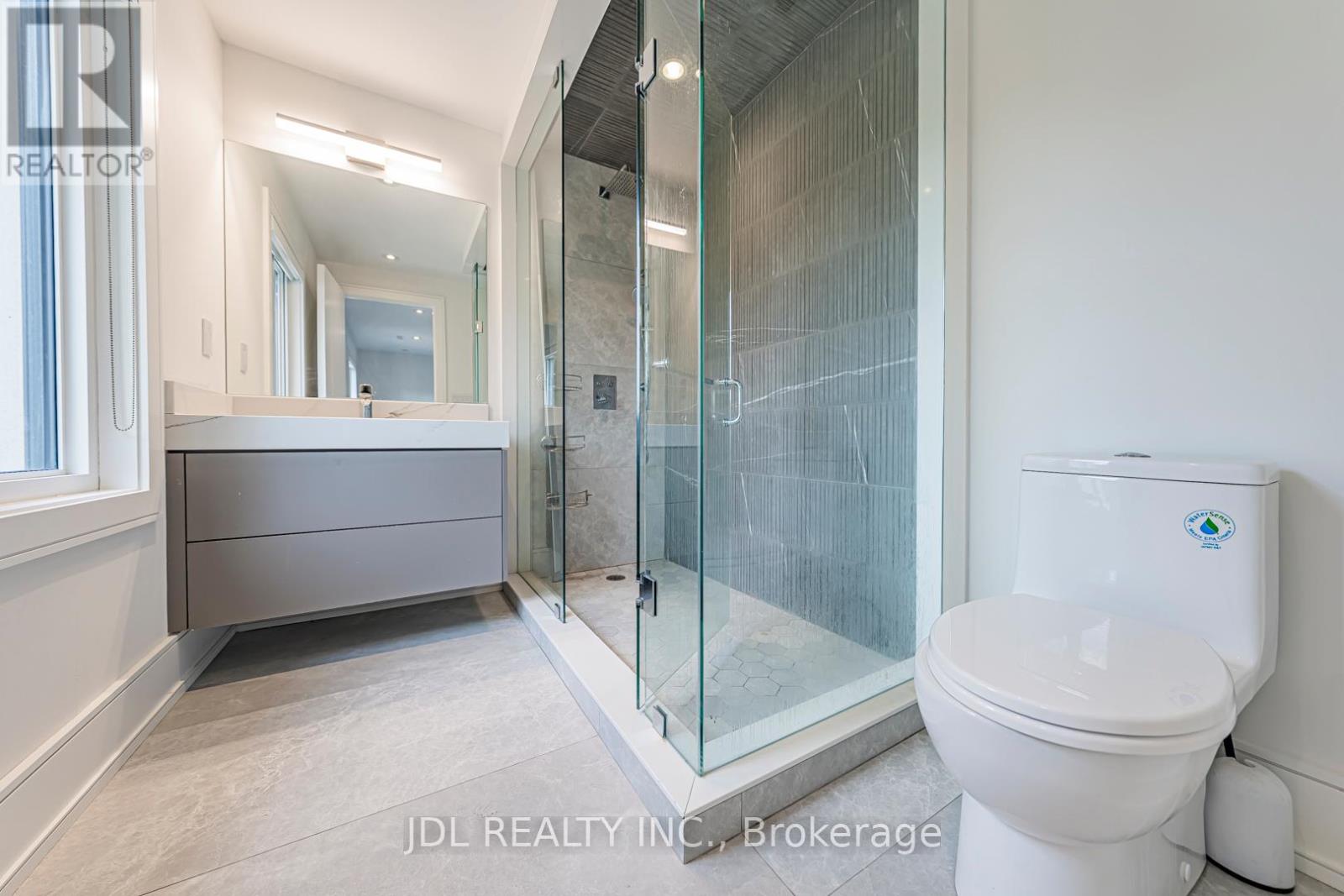 19 FIFESHIRE ROAD - 32