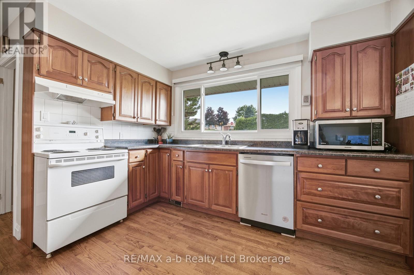 88 HILLSIDE AVENUE - 21