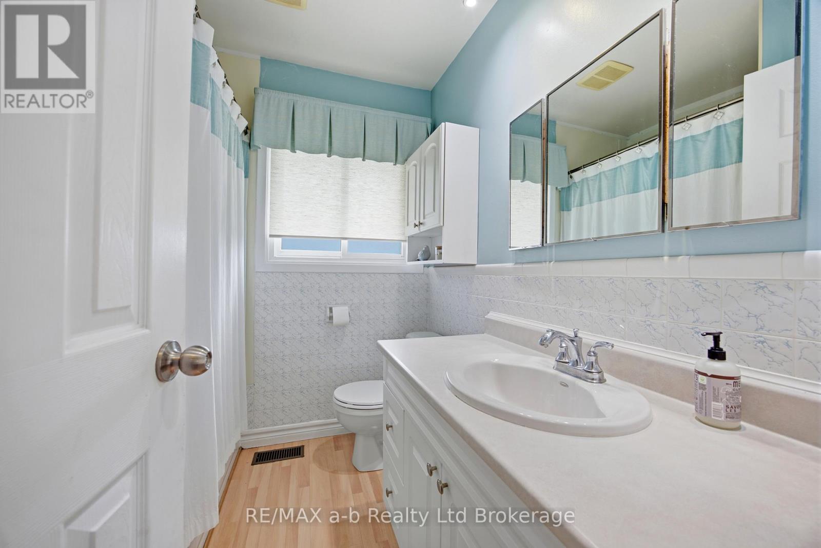 88 HILLSIDE AVENUE - 26