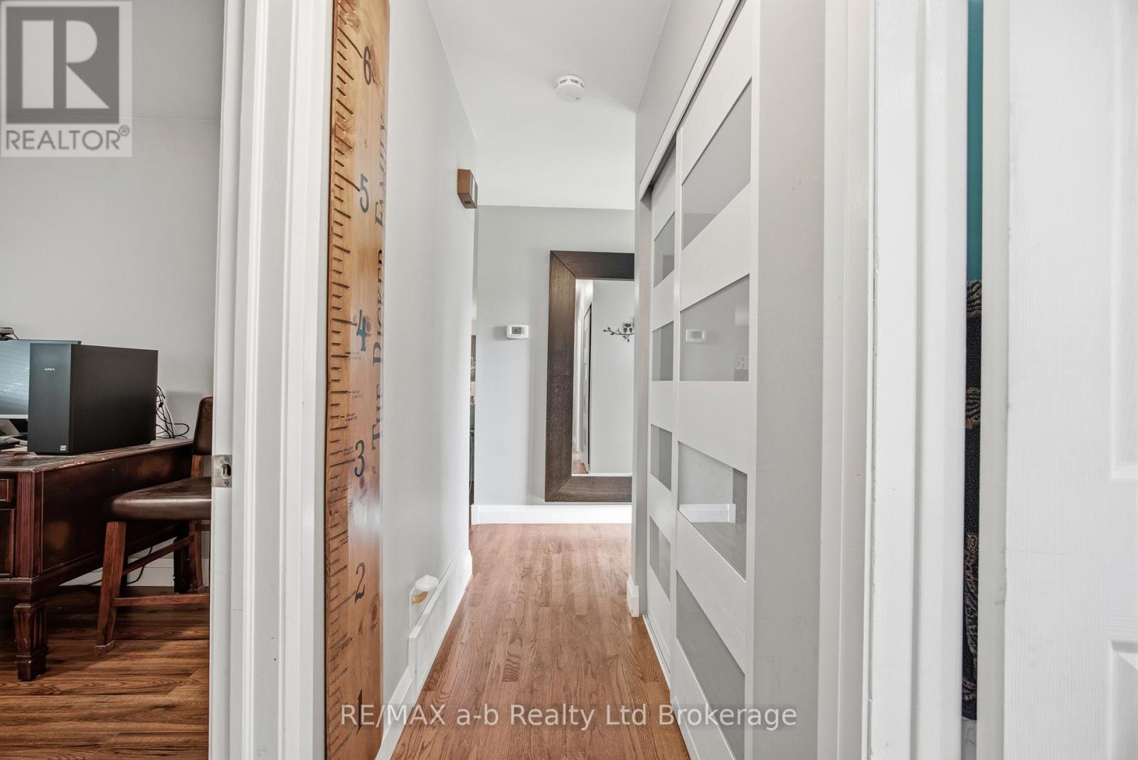 88 HILLSIDE AVENUE - 27