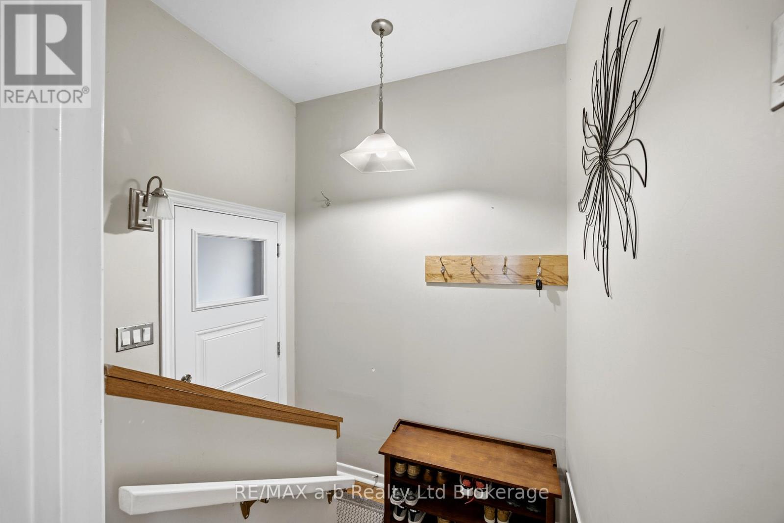 88 HILLSIDE AVENUE - 28