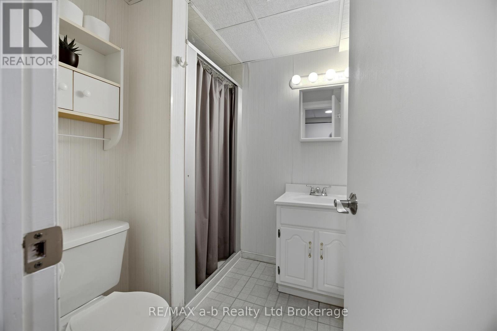 88 HILLSIDE AVENUE - 32