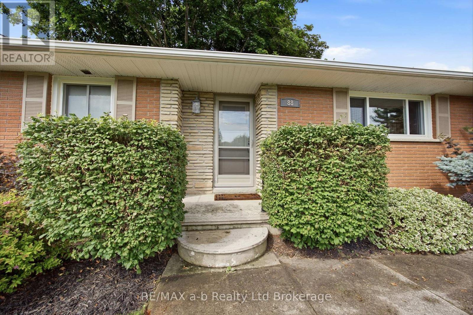 88 HILLSIDE AVENUE - 4