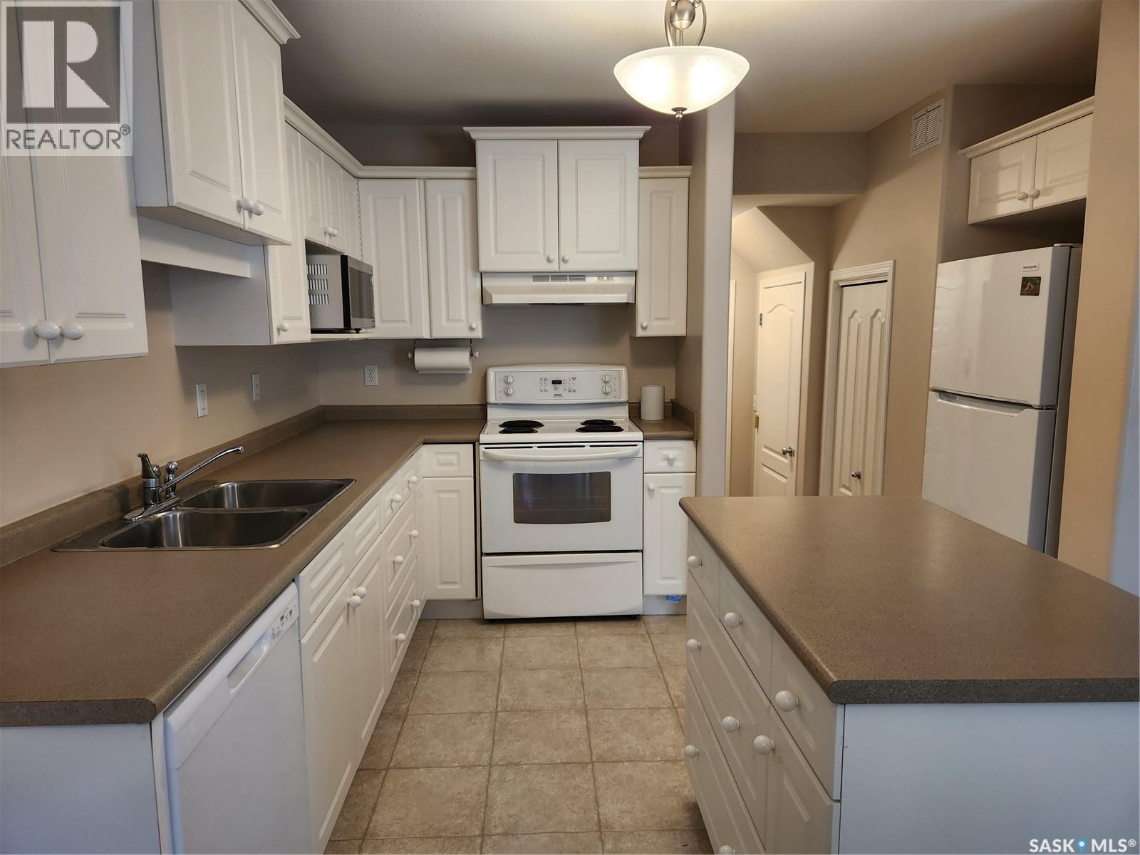 #127 405 Bayfield CRESCENT - 6