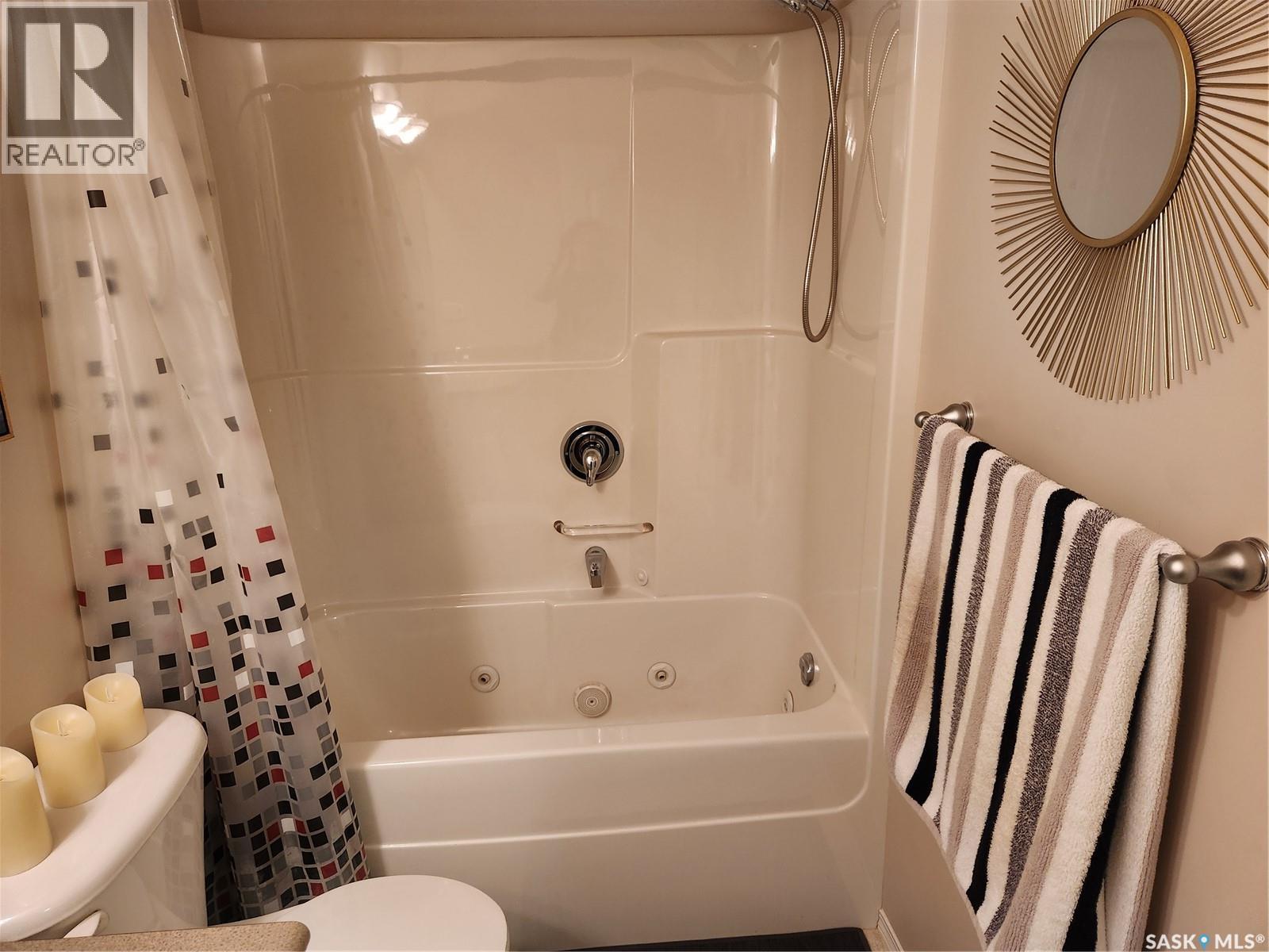 #127 405 Bayfield CRESCENT - 18