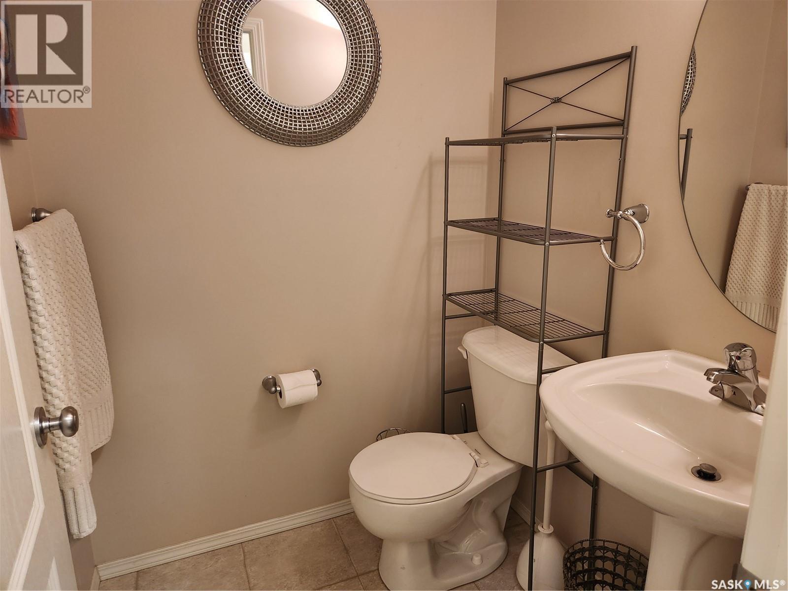 #127 405 Bayfield CRESCENT - 9