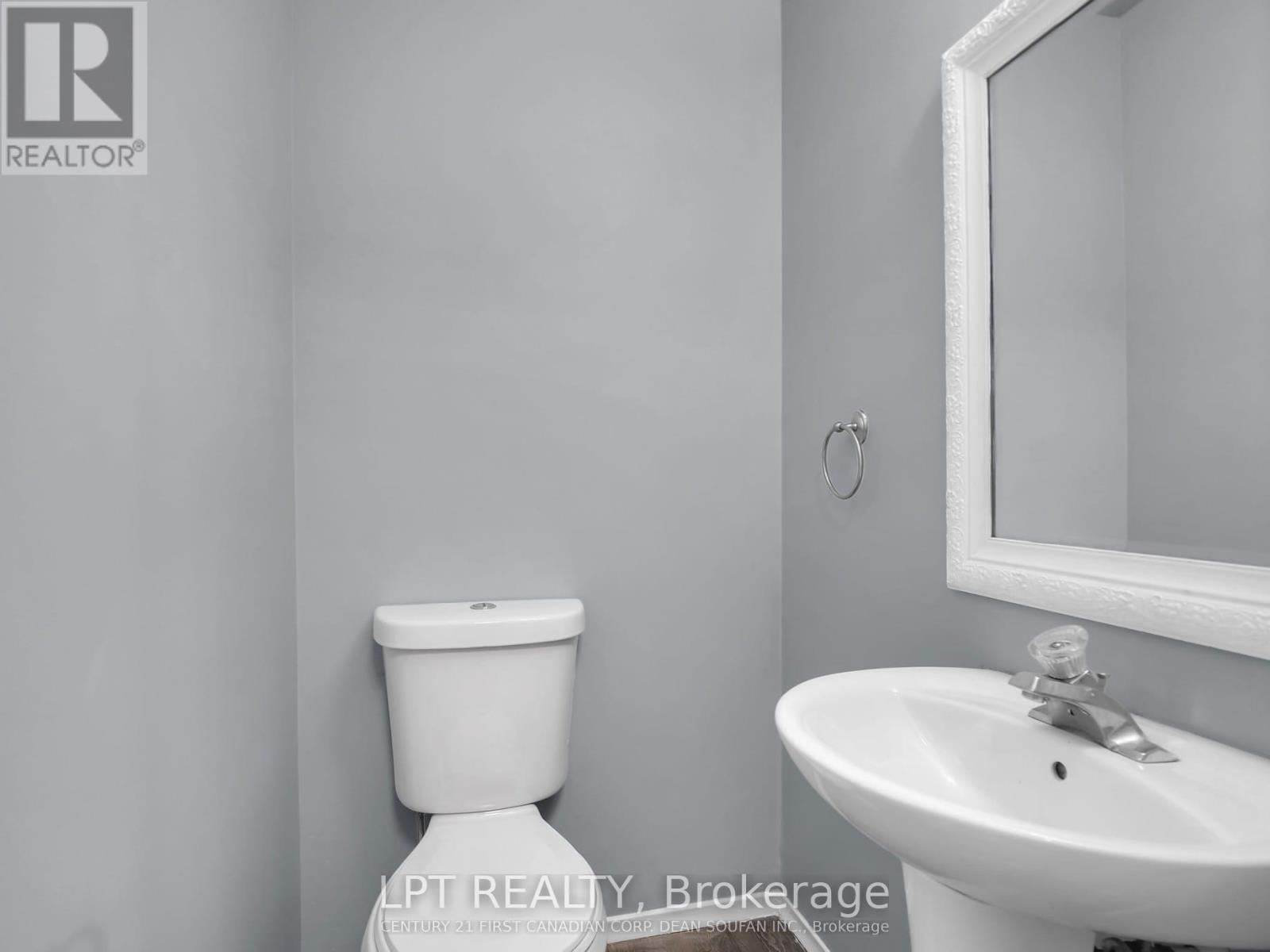 #100 51 SHOLTO DRIVE - 19