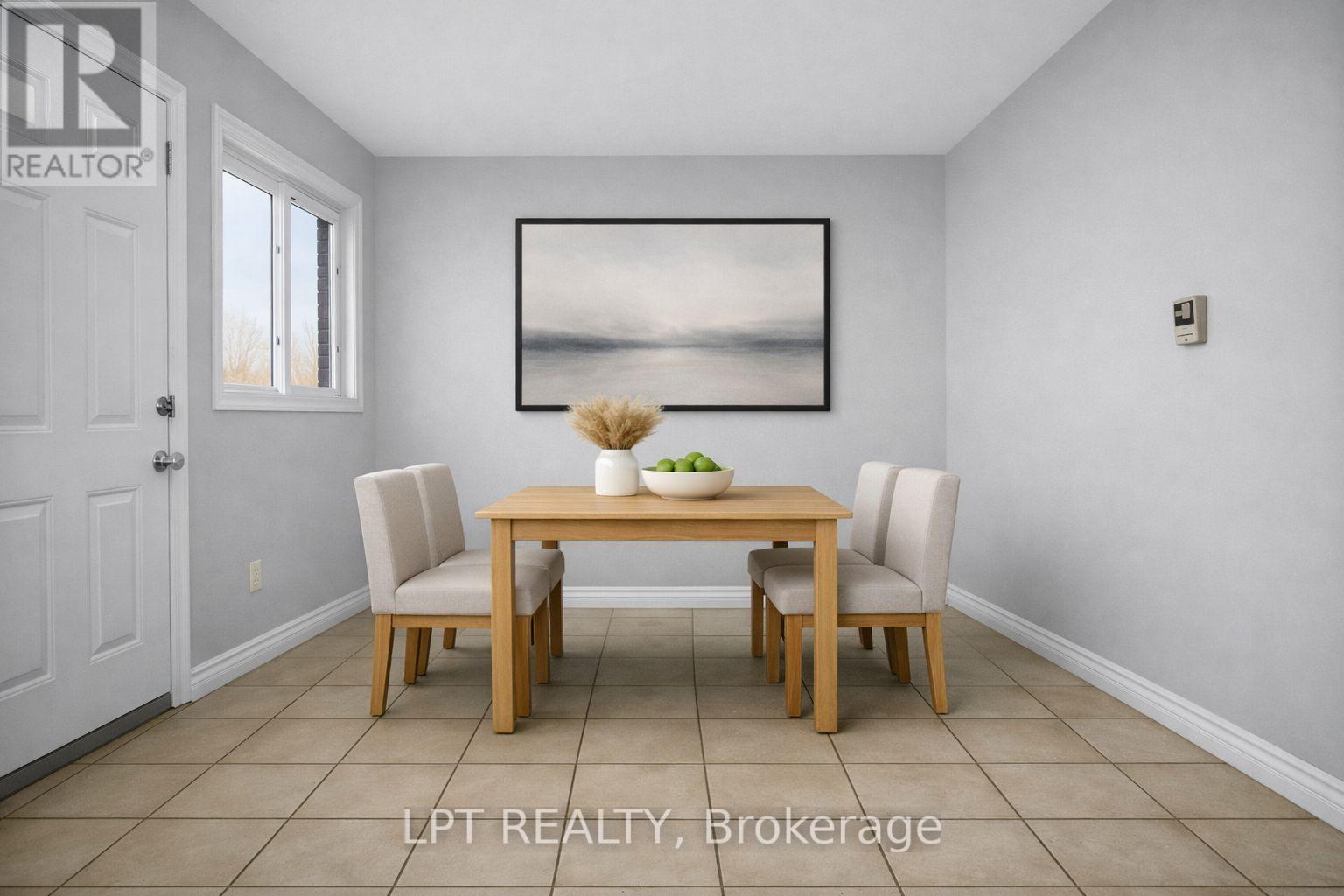 #100 51 SHOLTO DRIVE - 12