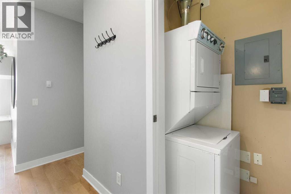 #303 2307 14 Street SW - 32