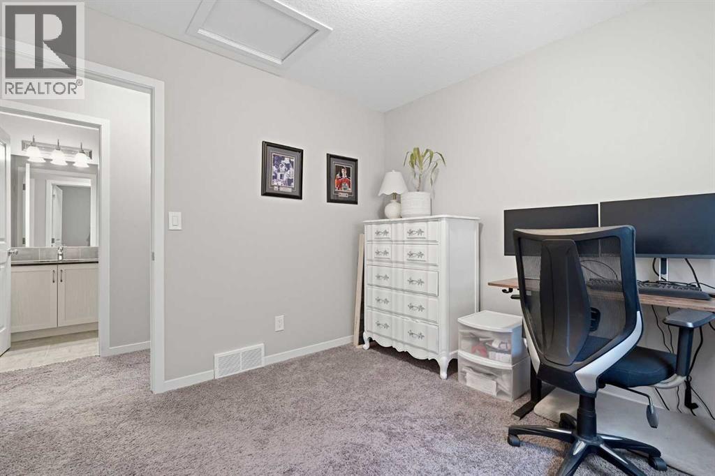 15 Cranbrook Terrace SE — photo 23