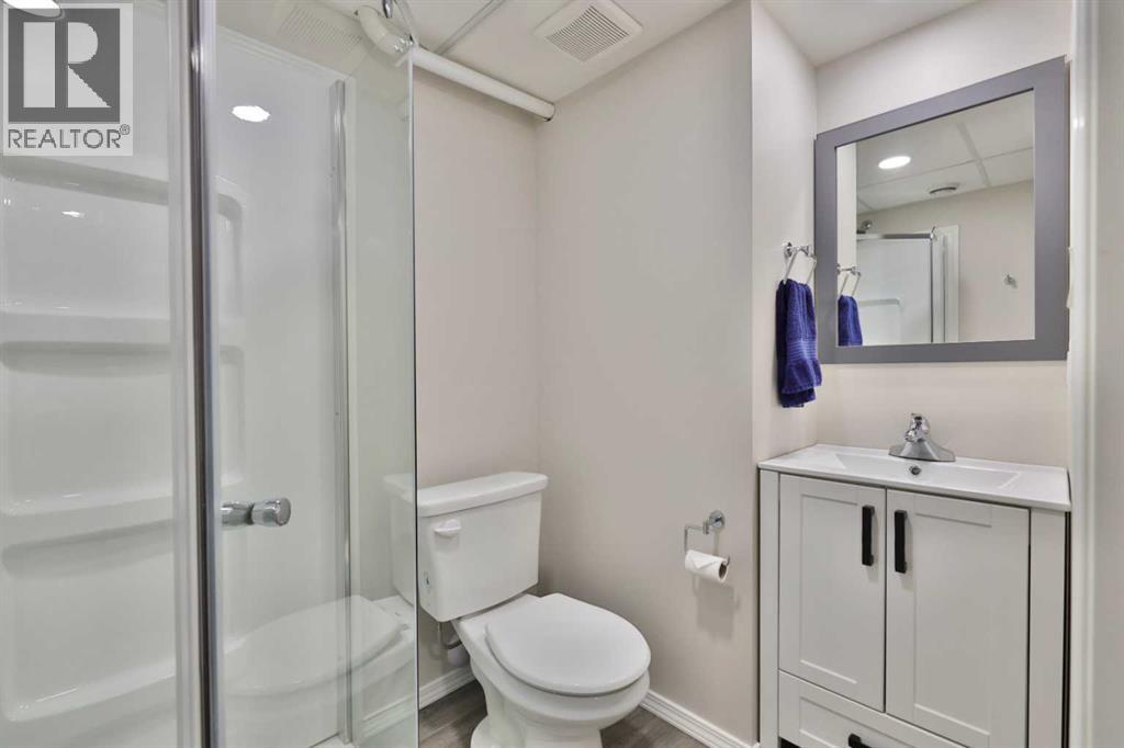 4513 73A Street - 38