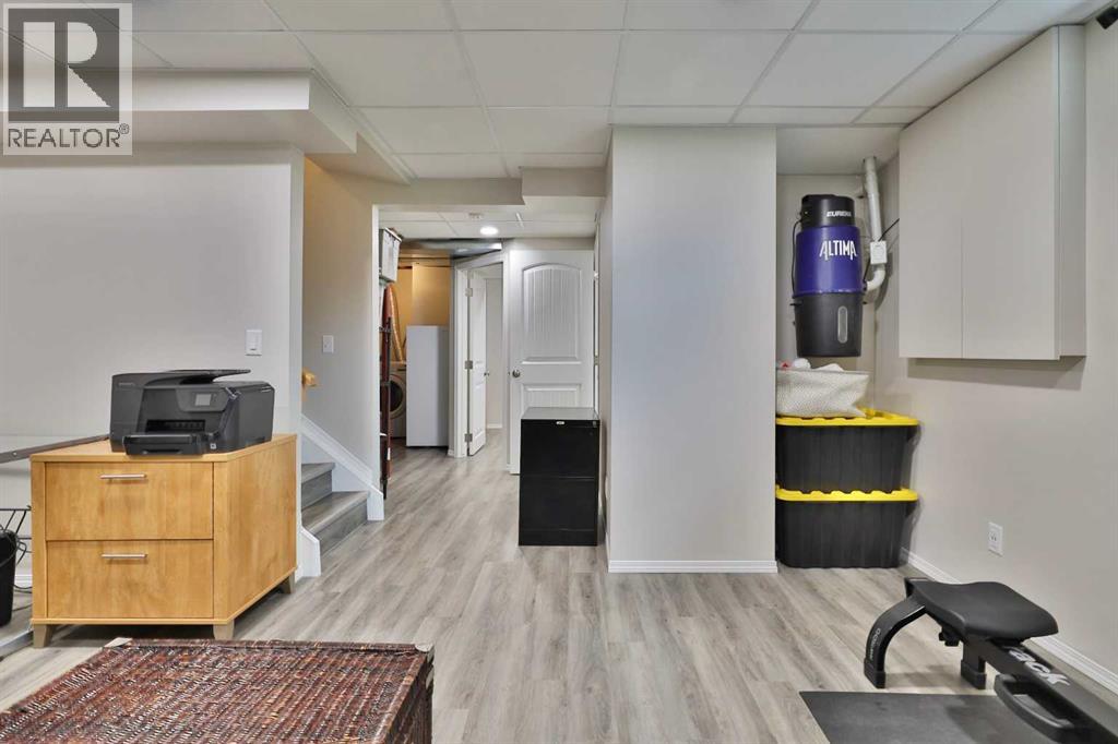 4513 73A Street - 34