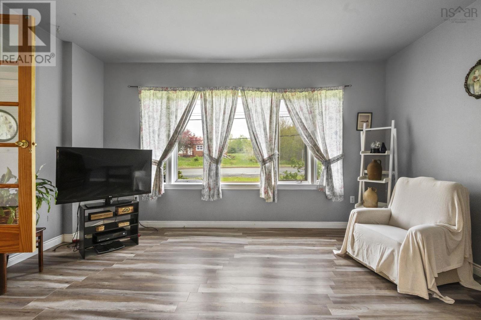 1335 Highway 2 - 4