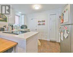 Main Floor - 63 Burnaby Boulevard, Toronto, ON M5N1G3 Photo 7