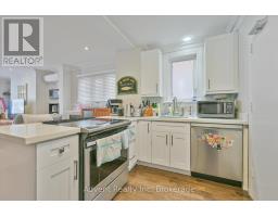 Main Floor - 63 Burnaby Boulevard, Toronto, ON M5N1G3 Photo 8