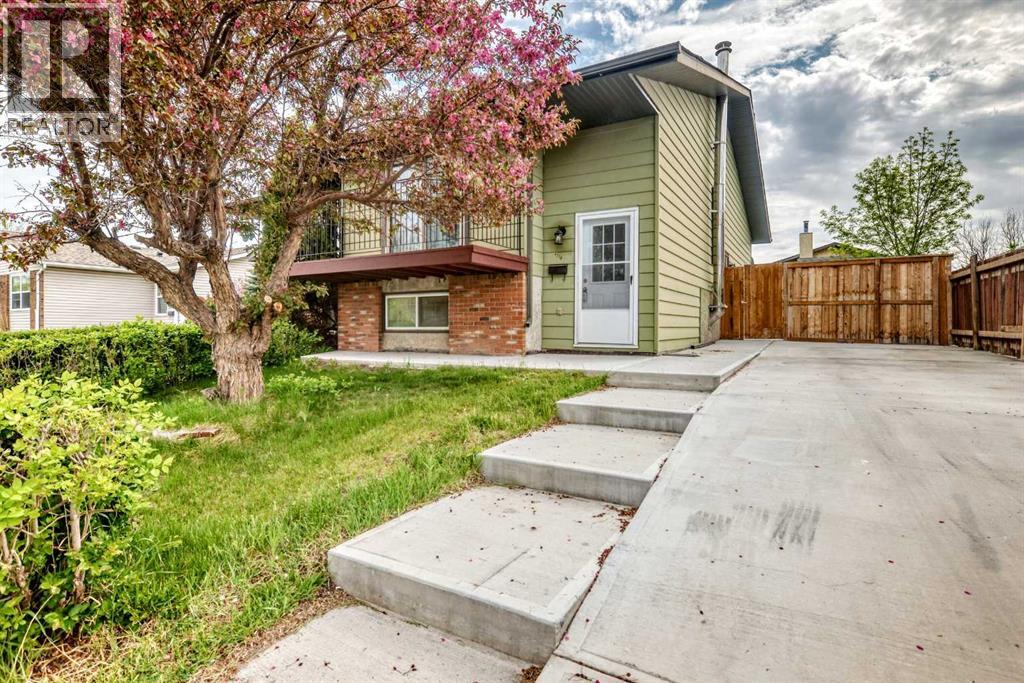 4218 38 Street NE - 1