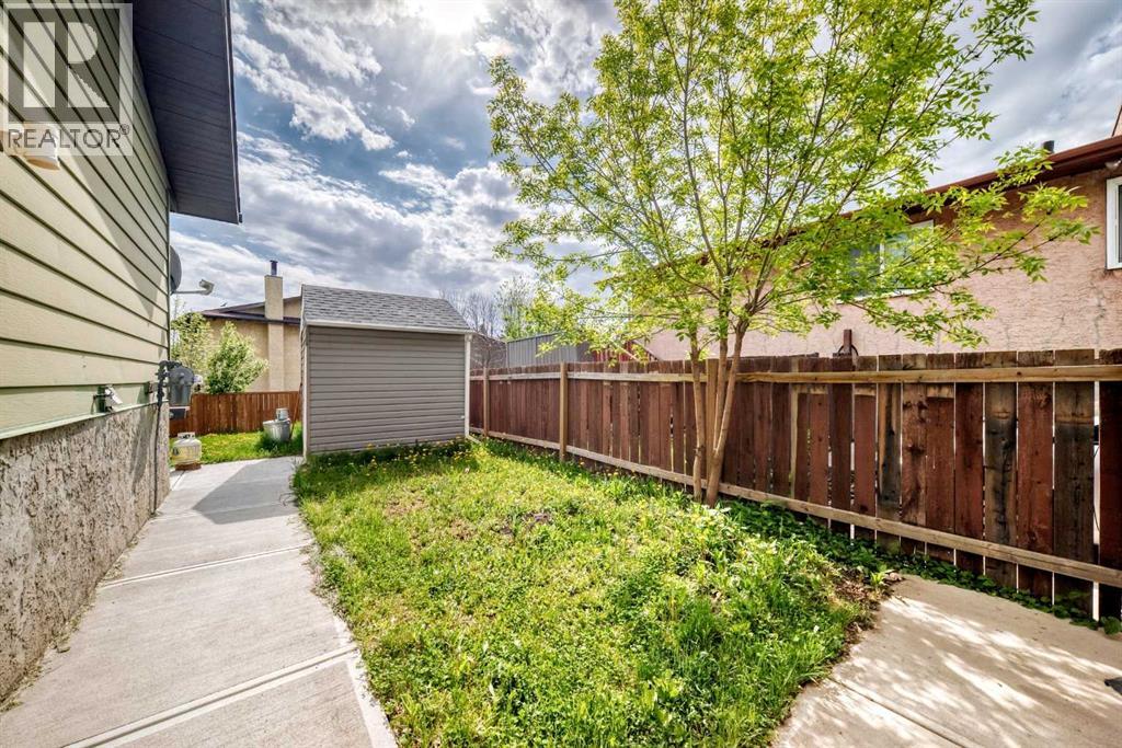 4218 38 Street NE - 41