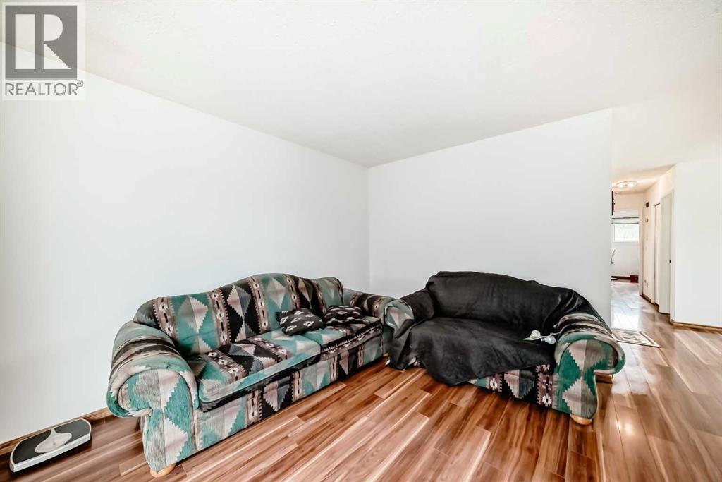 4218 38 Street NE - 17