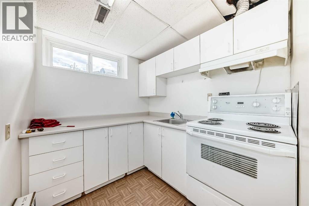 4218 38 Street NE - 32