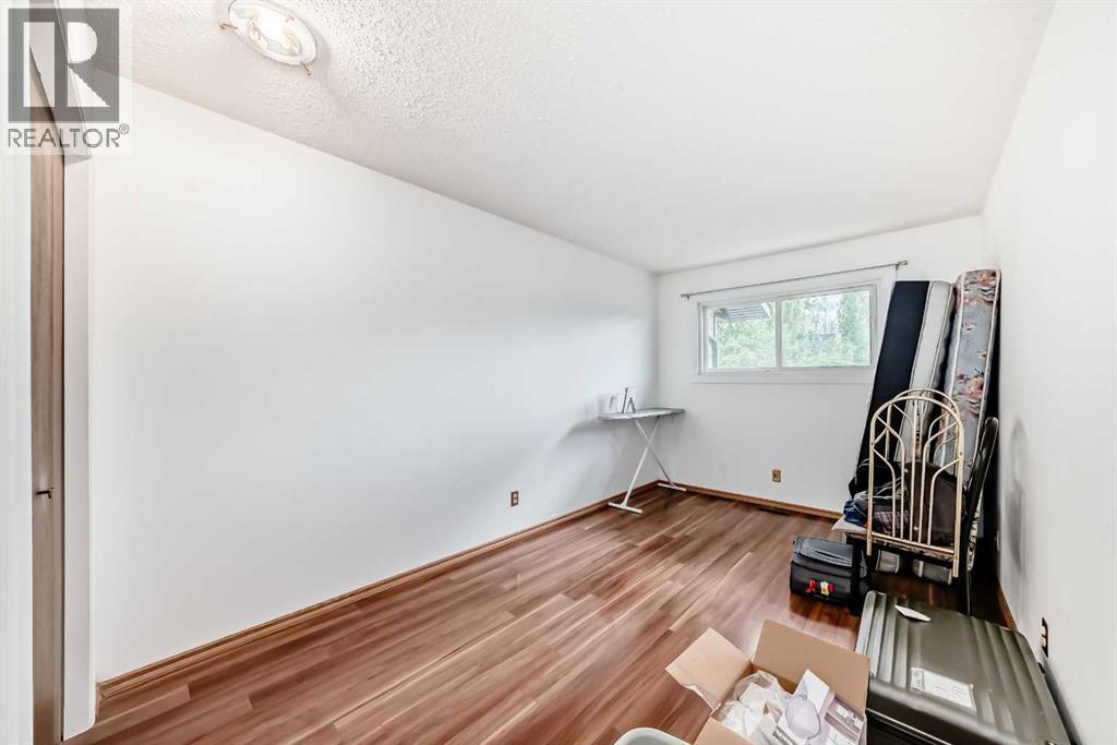 4218 38 Street NE - 21