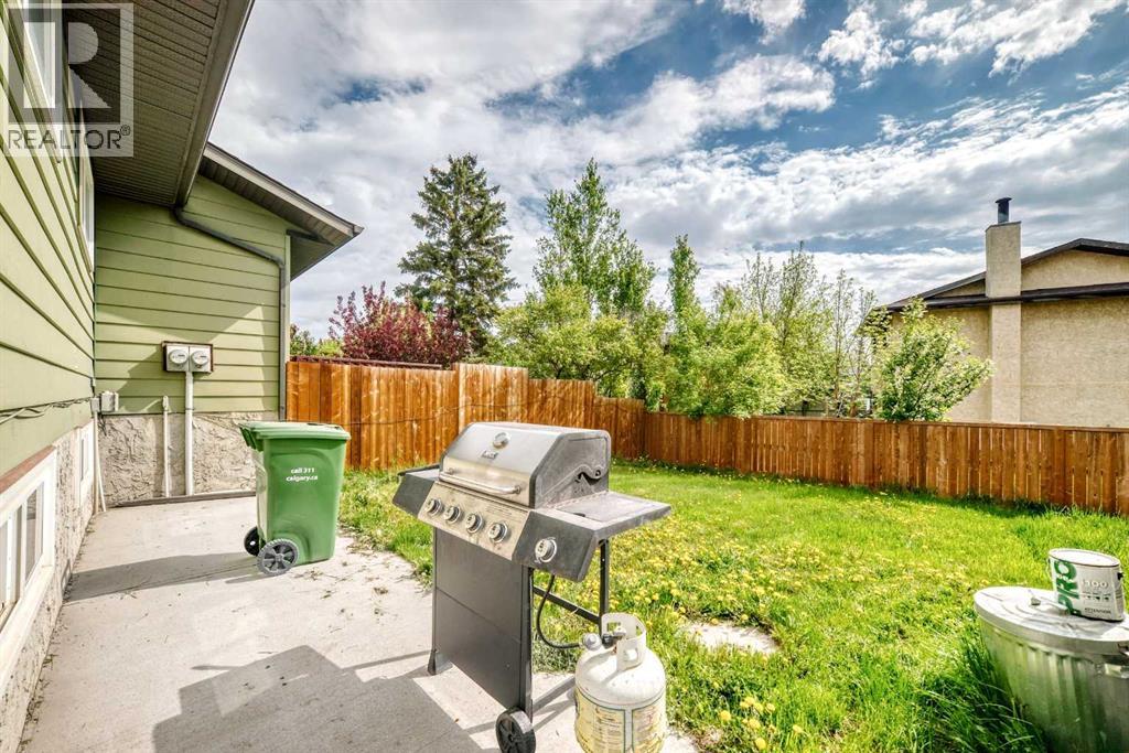 4218 38 Street NE - 44