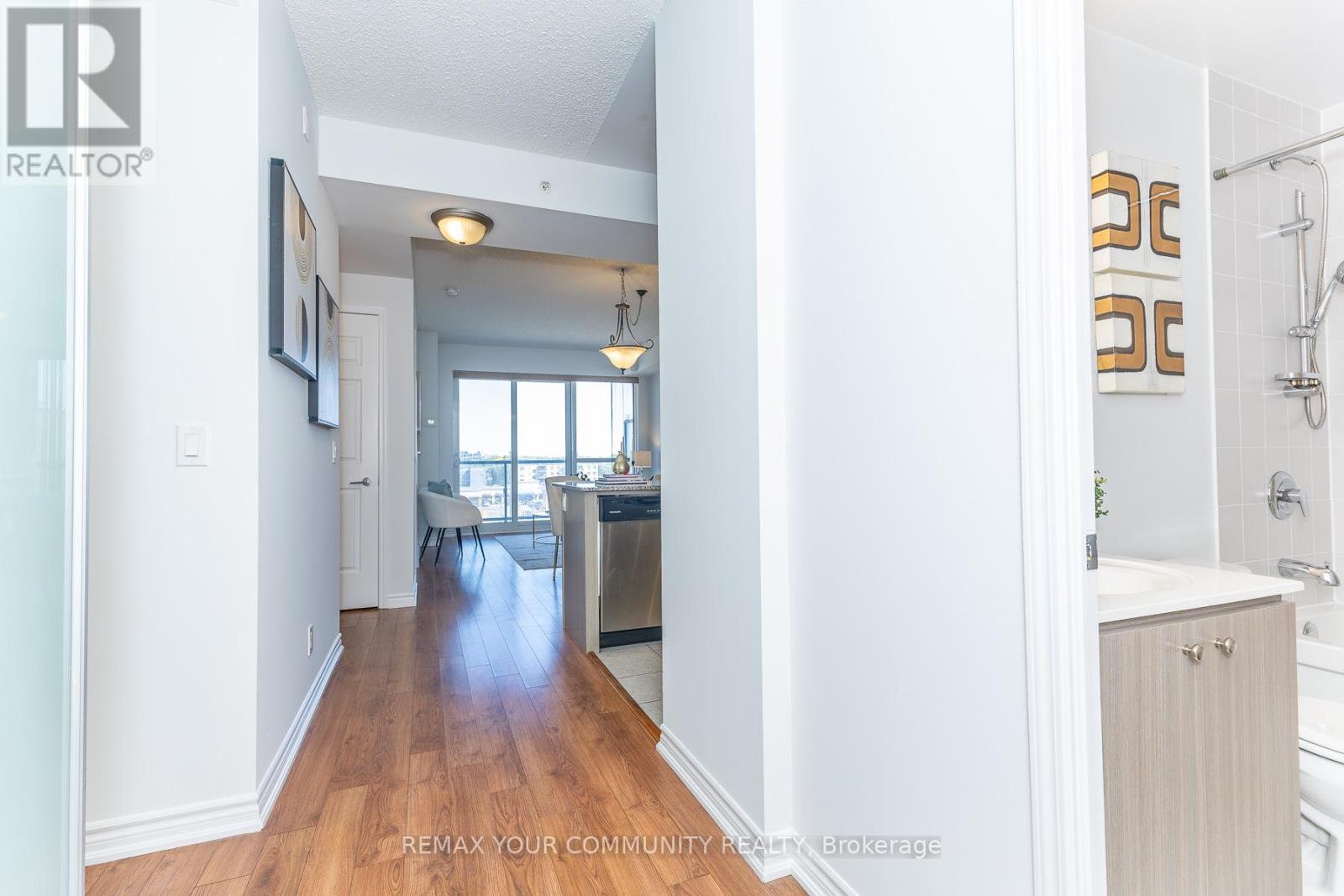 #706 15 JAMES FINDLAY WAY - 11