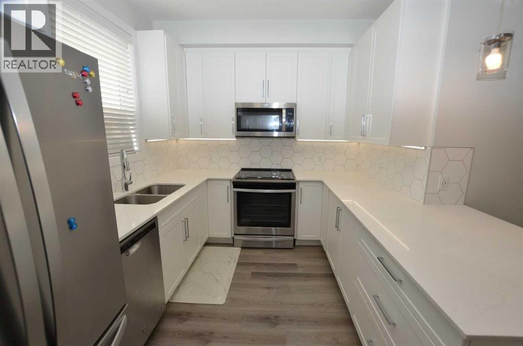 #106 16 Evanscrest Park NW - 28