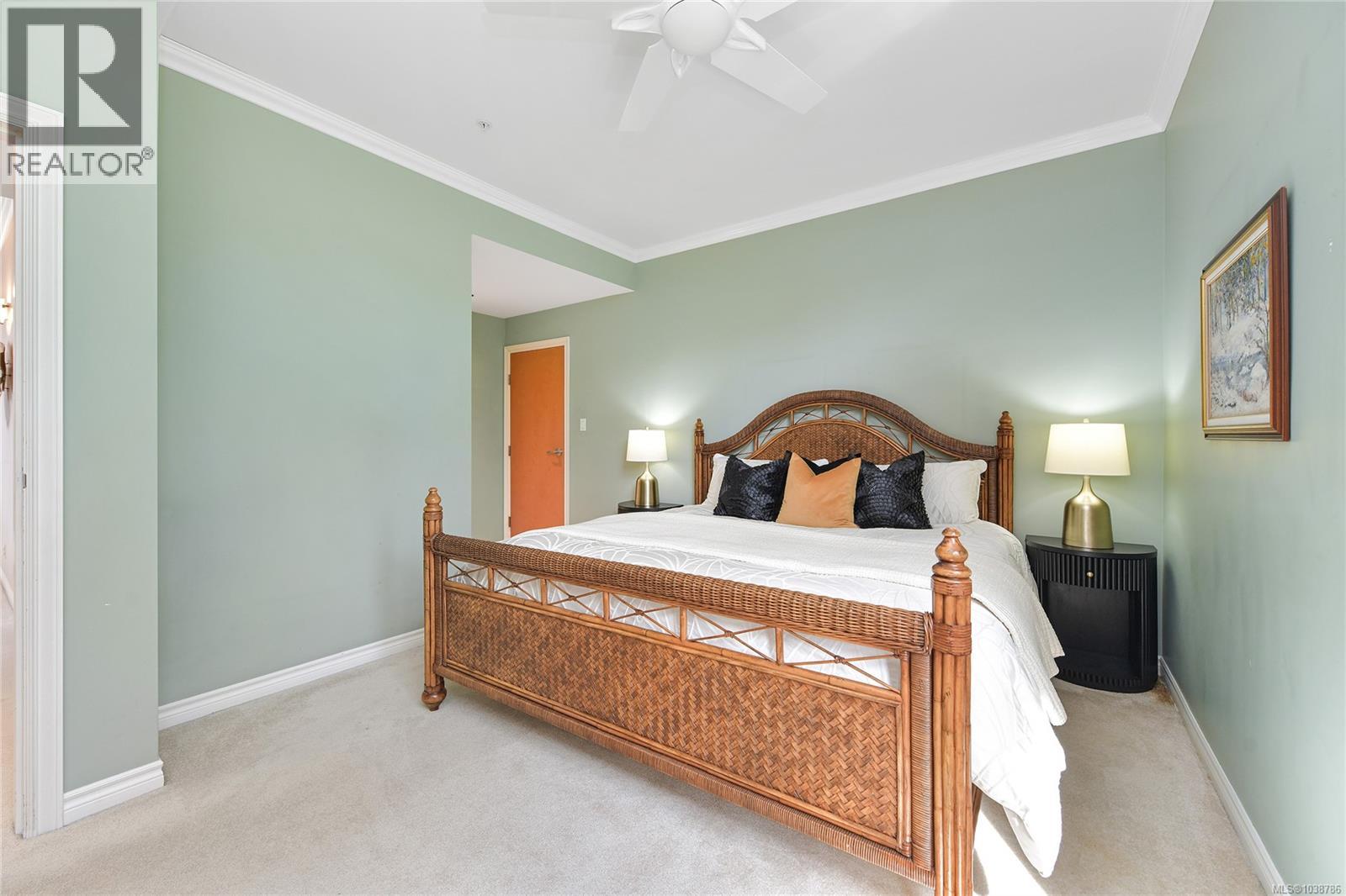 #403 5327 Cordova Bay Rd - 32
