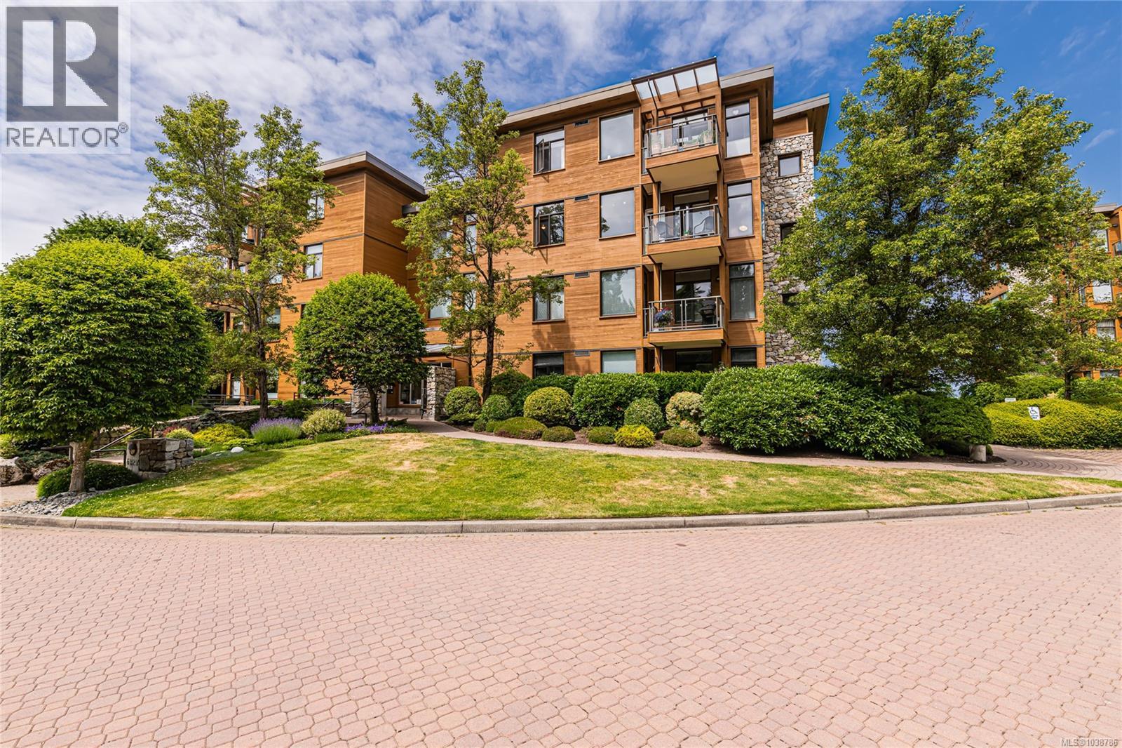 #403 5327 Cordova Bay Rd - 1