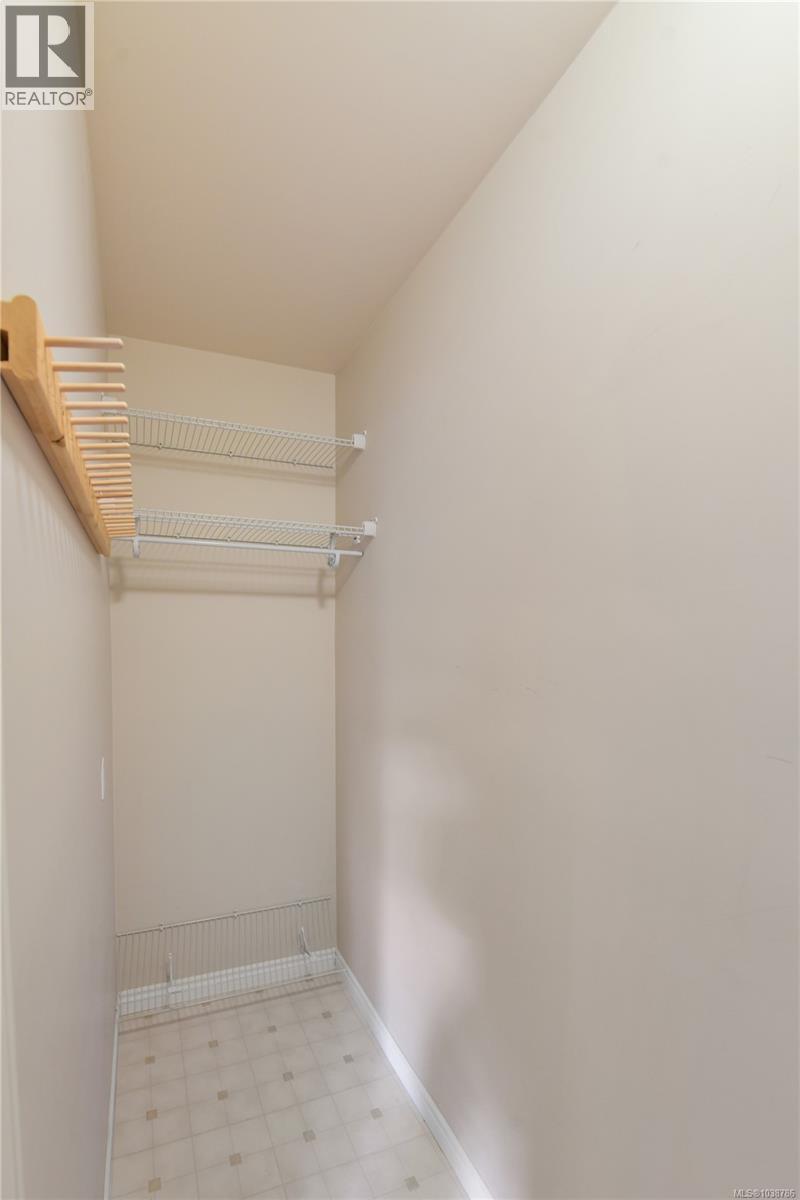 #403 5327 Cordova Bay Rd - 41