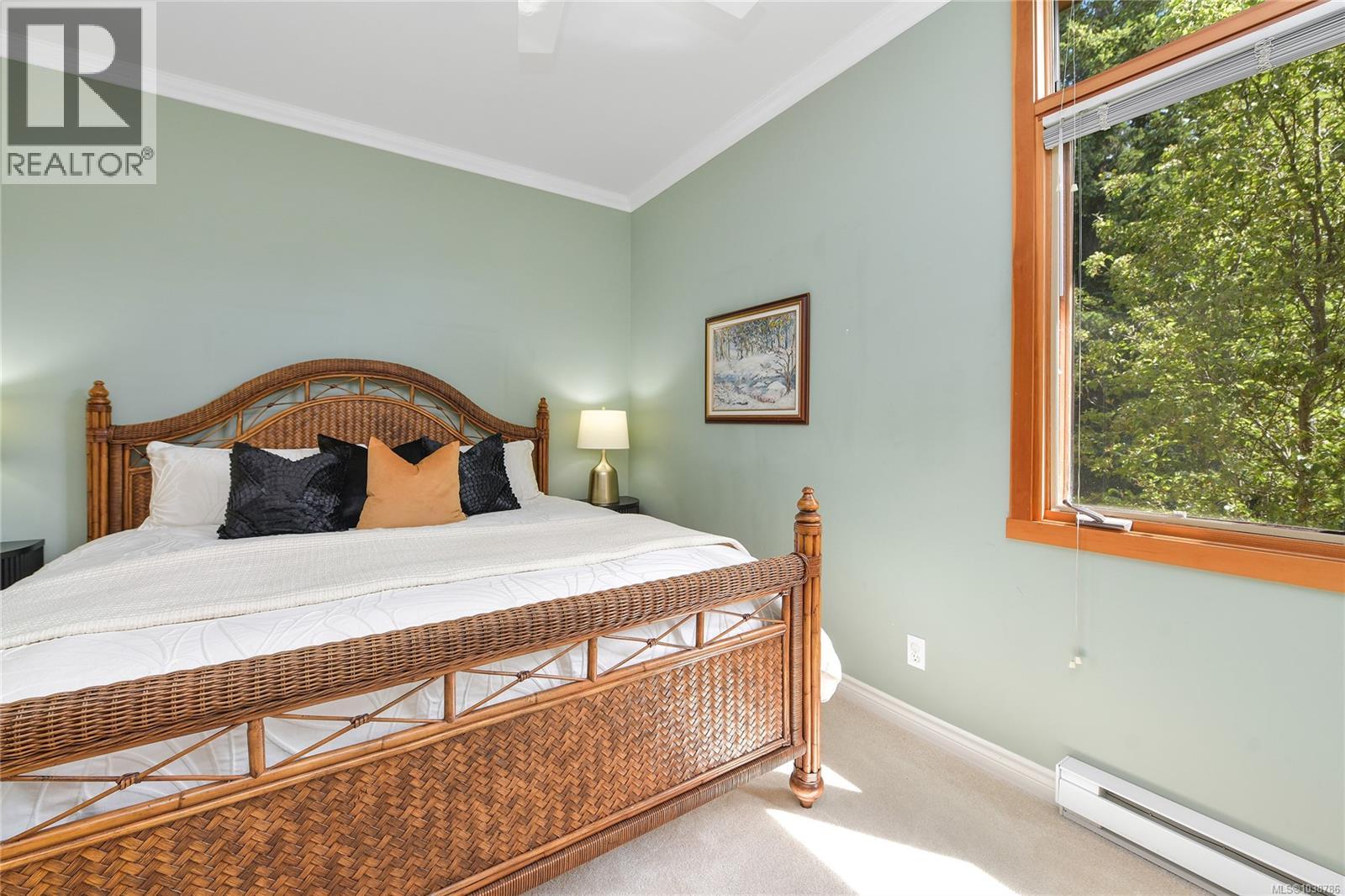 #403 5327 Cordova Bay Rd - 33