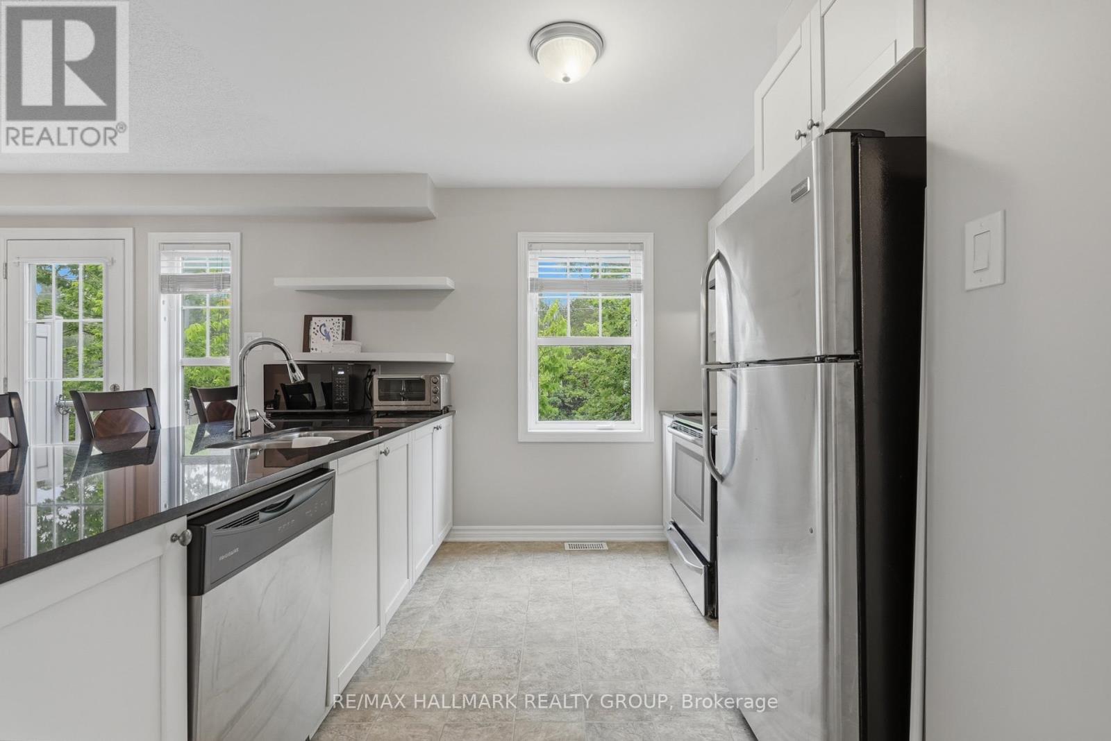 588 FOXLIGHT CIRCLE - 10