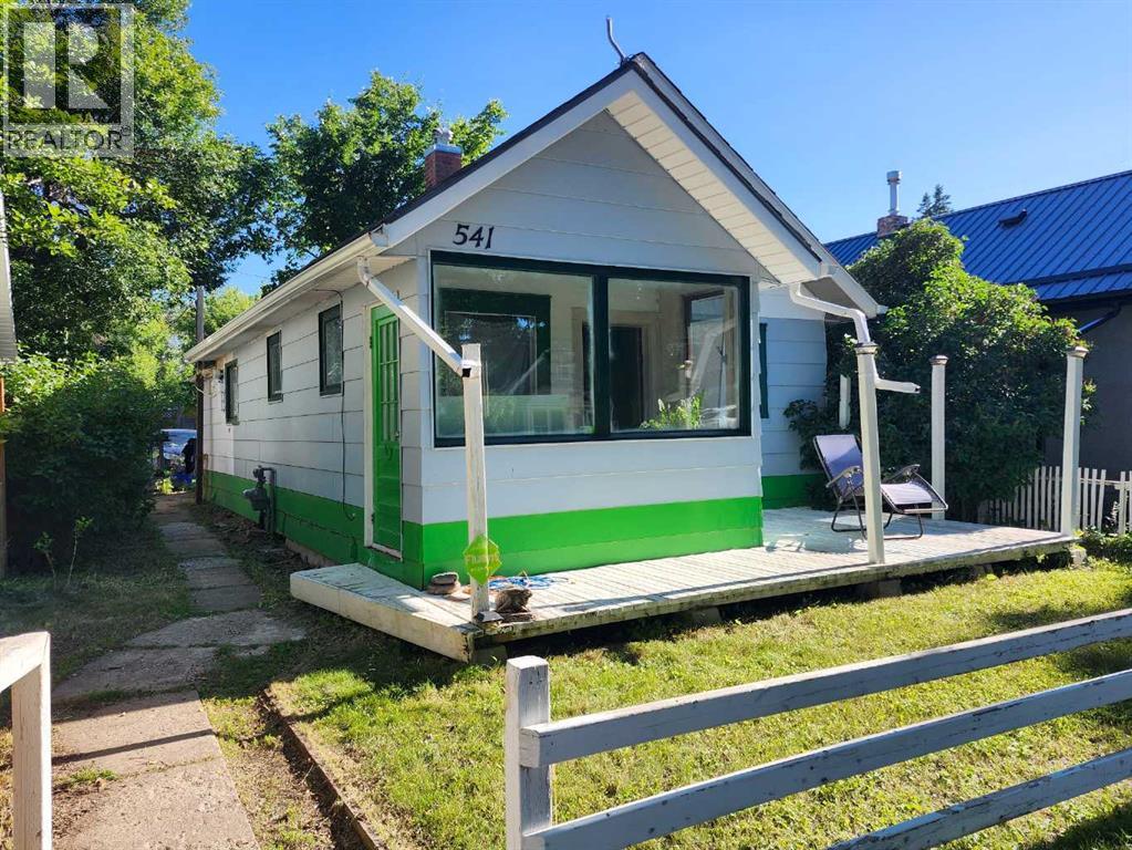 541 2 Avenue W - photo 3