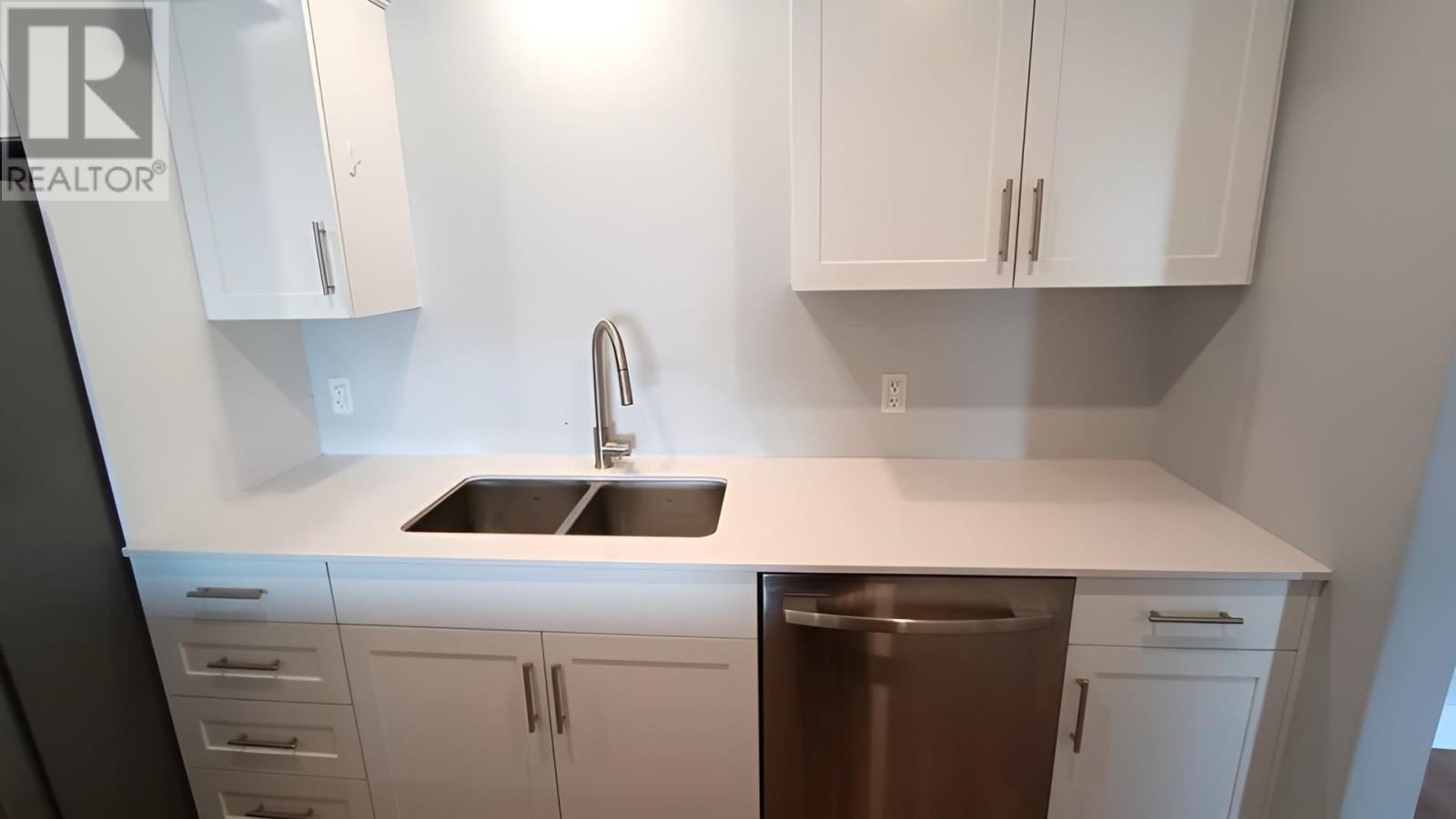 #404 18 Gilbert Drive - Image 6
